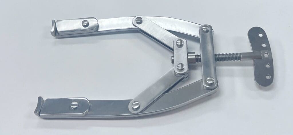 An image of a KIRSCHNER TRACTION BOW on a white surface.