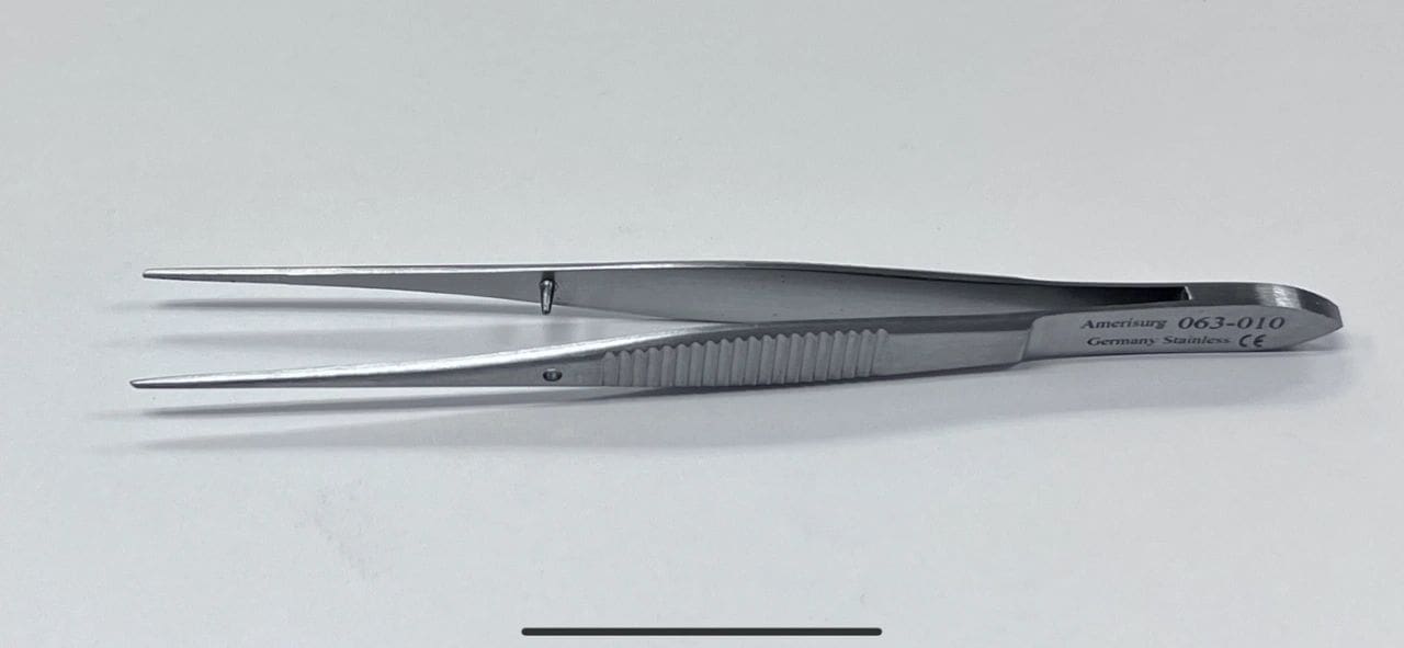 IRIS FORCEP SERR STRAIGHT 4"