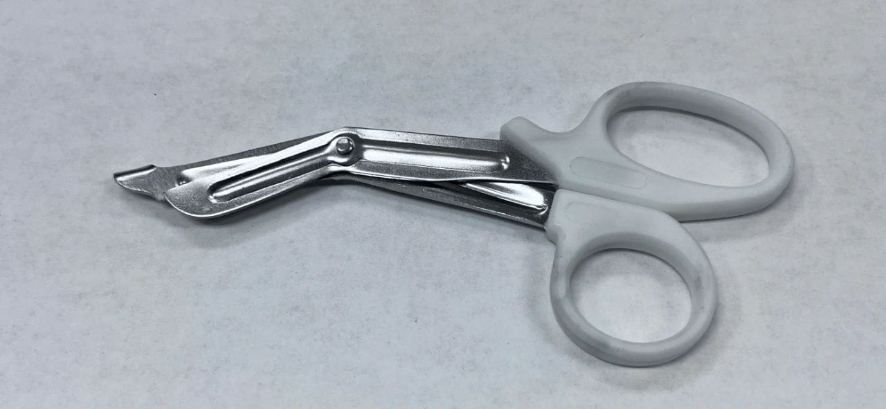 UNIV BAND SCISSOR W/PLAS RED