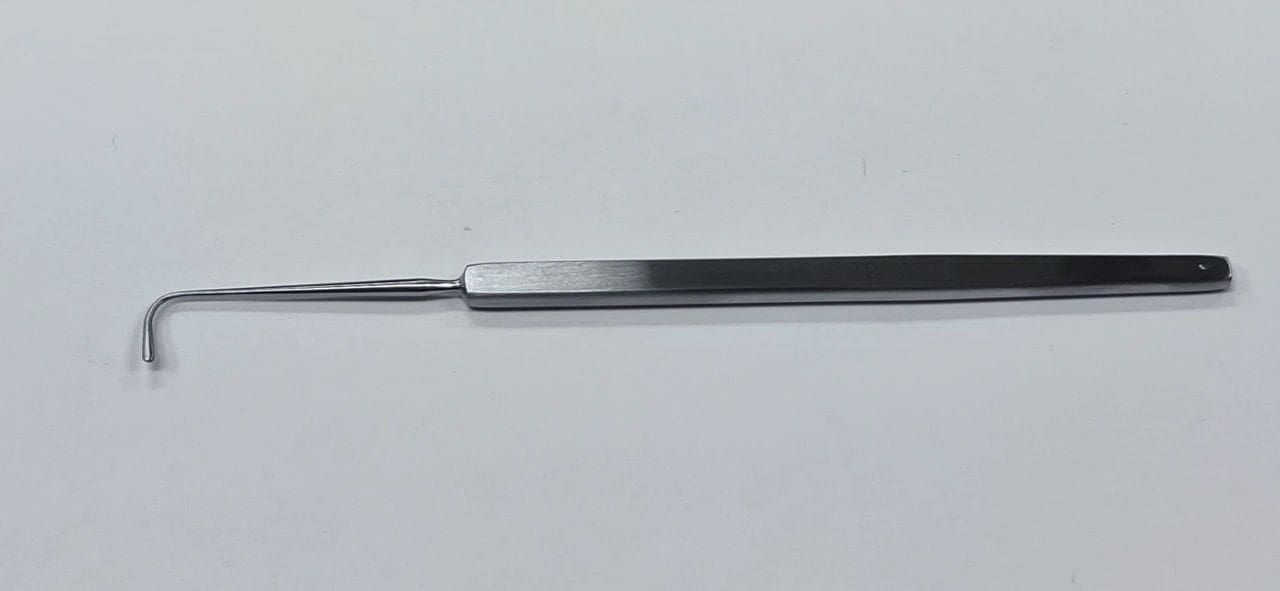 VON GRAEFE STRAIGHTABISMUS HOOK #1 5 1/4"