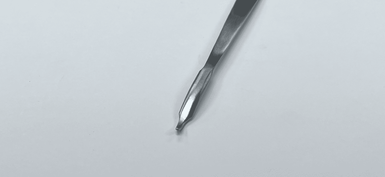 Hohmann retractor, mini with white background