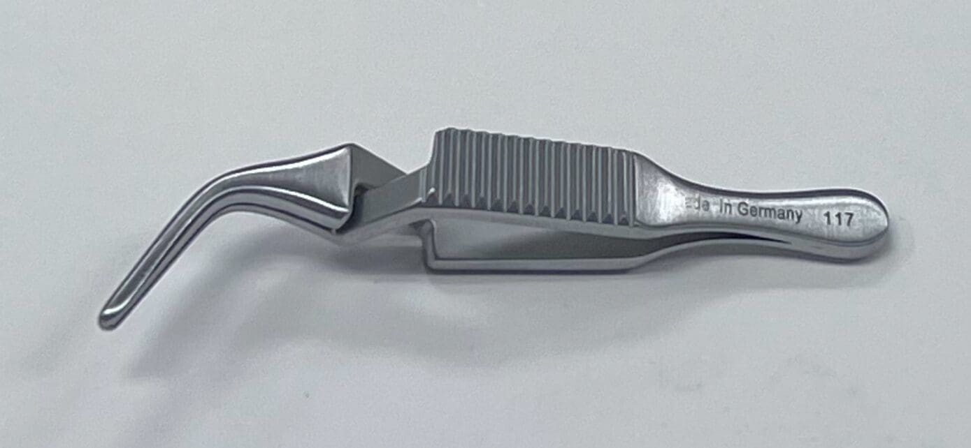 An image of a DIETHRICH MICRO-CORONARY BULLDOG CLAMP on a white surface.