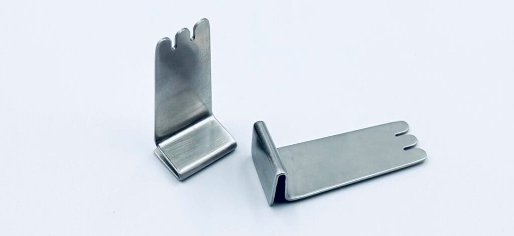 434-204 Tuppers Hand Table Elevated Chain Holder